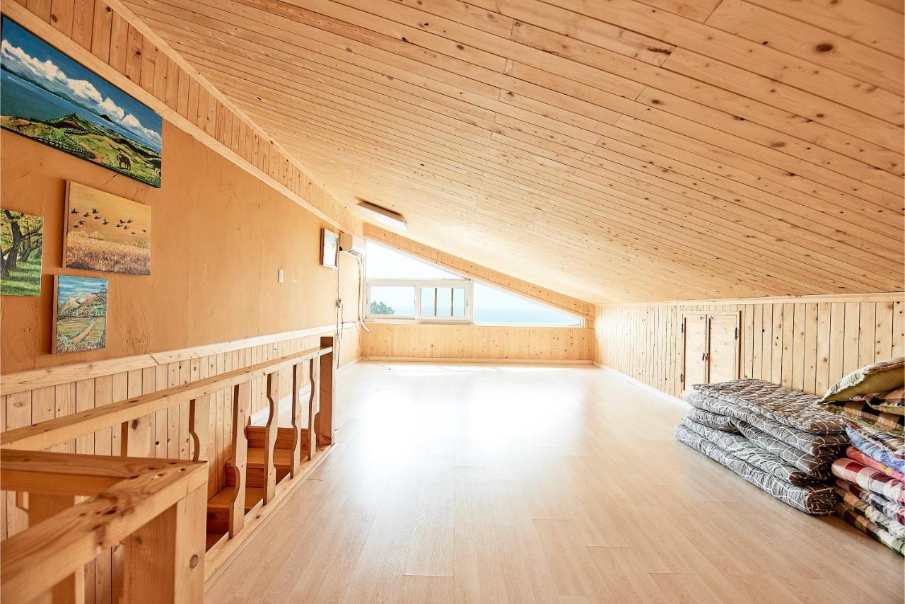 Jeju Sunflower Pension Seogwipo Exterior photo